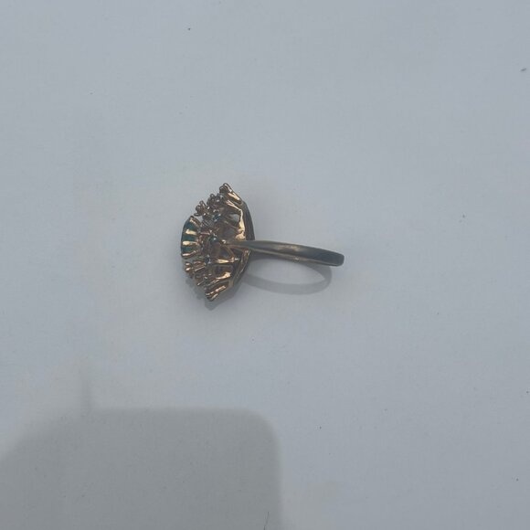 Vintage Gold-Tone Ring with Green and Clear Stones 6.5 US - Picture 5 of 7